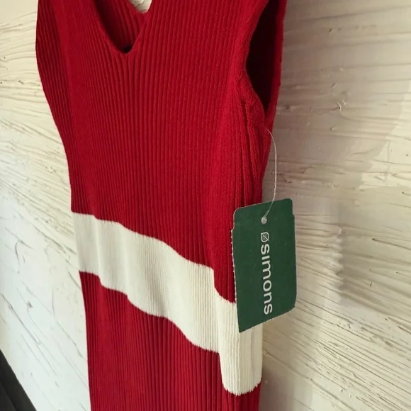 NWT! Simons | Size L | Red Ribbed Stretch Dress - Picture 7 of 8